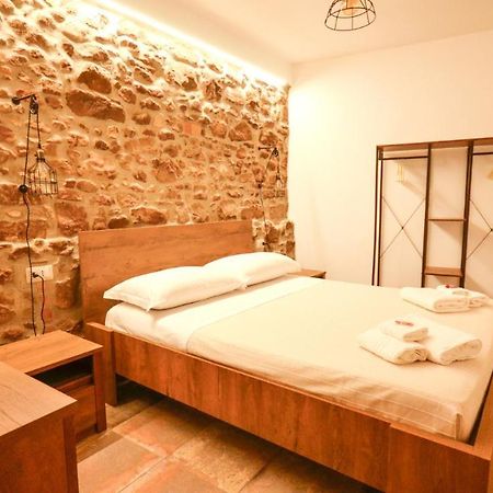 Al Vico Primo - Boutique Apartment Пиетрапертоза Екстериор снимка